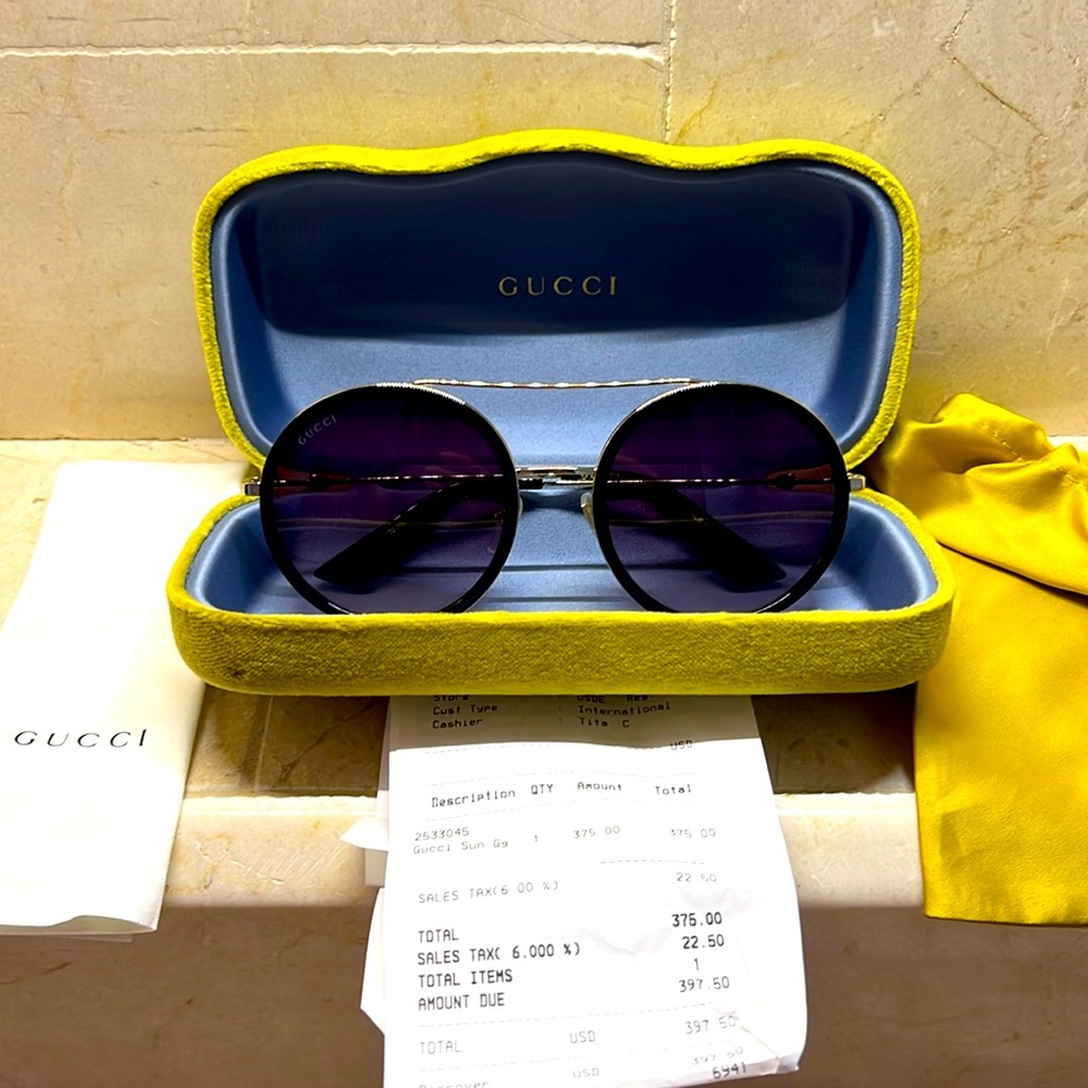 GUCCI Sunglasses, case, cloth, dust bag included.
